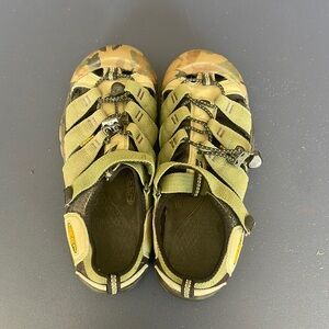 Keen Camo Sandals - Youth Size 5 - Good Condition